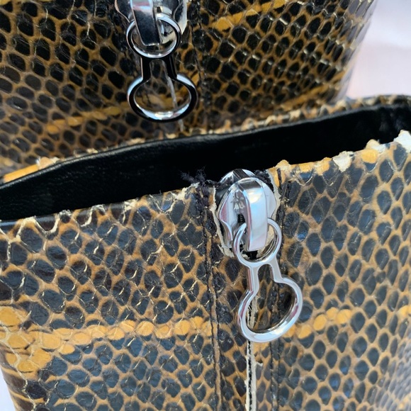 Aeyde leather ankle boots in python print - Picture 4 of 5